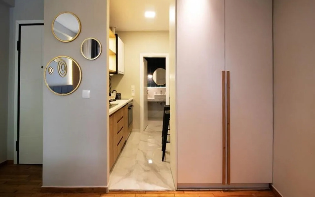 Central Charming Studio