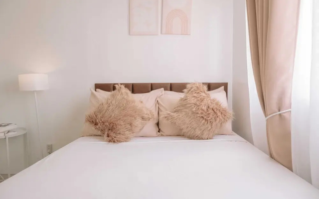 A Perfectly Chic Hideaway