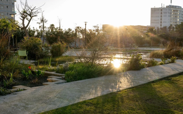 Sea-Side 4 Br Apt With Gym