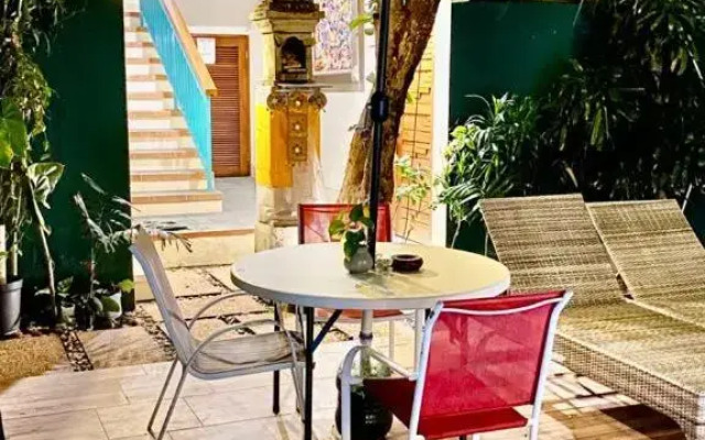 The Green Zhurga Suites