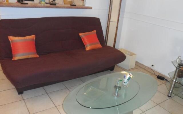 Home Rental Rue Latour Maubourg One Bedroom