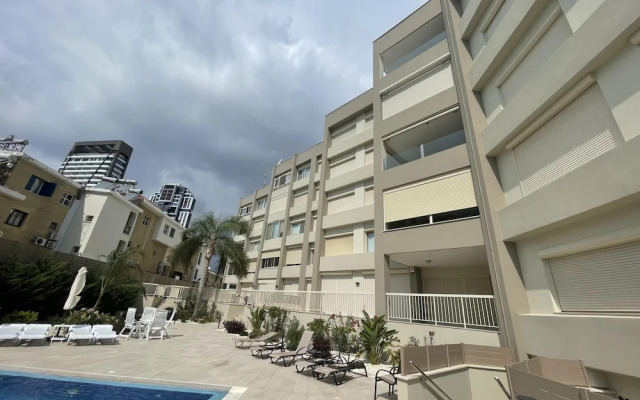 Hallmark Beach Apartment