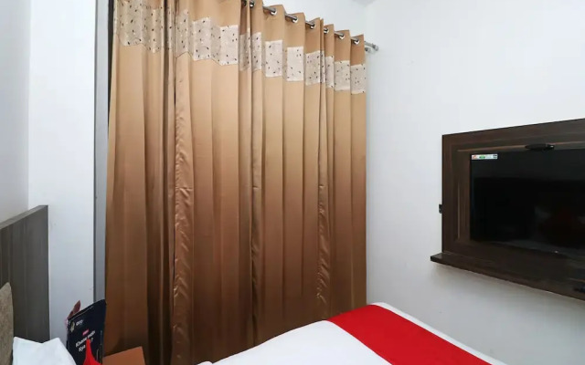 OYO 25076 Omang Hotel