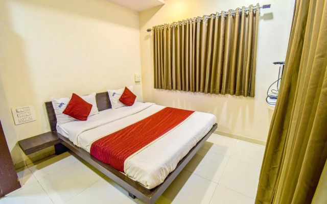 Hotel Vishnupriya Grand