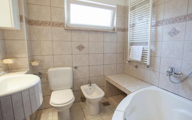 Dekanic D. - Two Bedroom