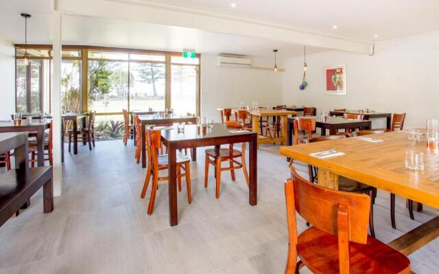 Nautilus Beachfront Villas & Spa