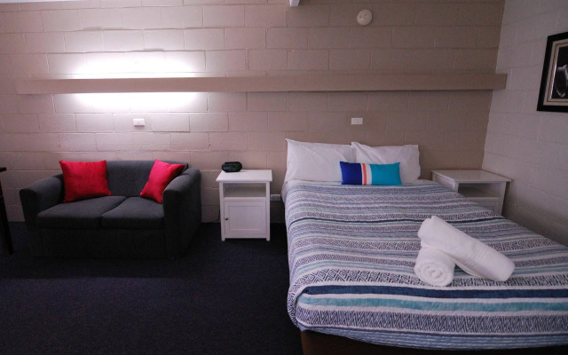 Mayfair Motel