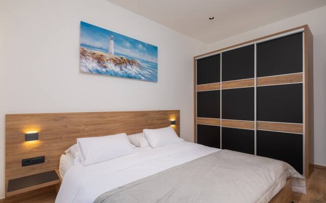 Beachfront Villa Seashell with Pool