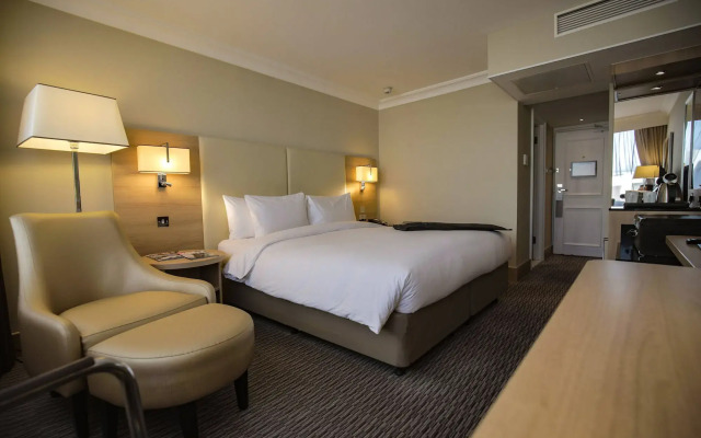 Renaissance London Heathrow Hotel