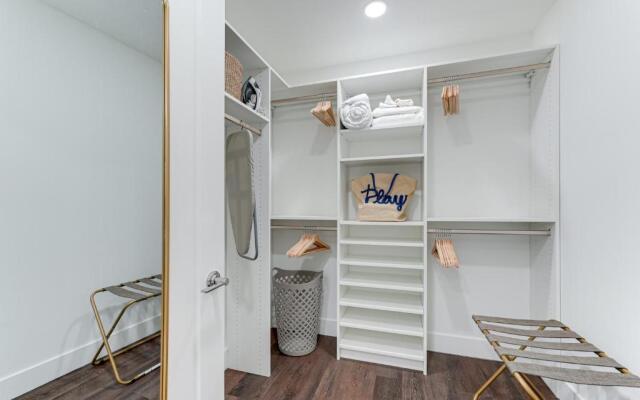 All-New, Waterfront Condo in Downtown Sarasota!