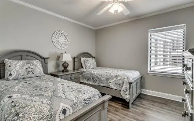 South Wind - 401 Condo