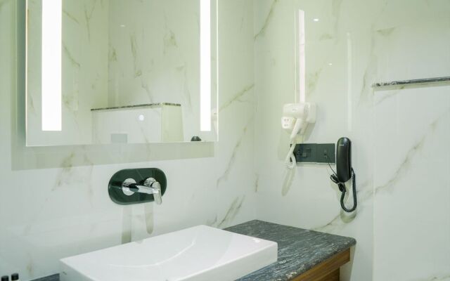 Hotel Clarks Inn Suites Kangra