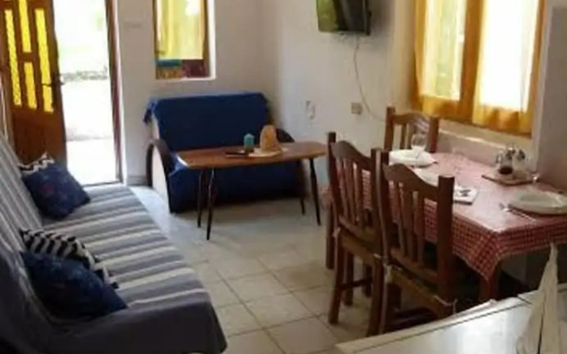 Villa Jadran - 10 m From Beach - H