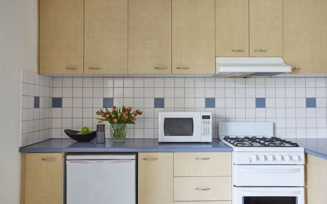 SoYa on Davis Apartment Hotel