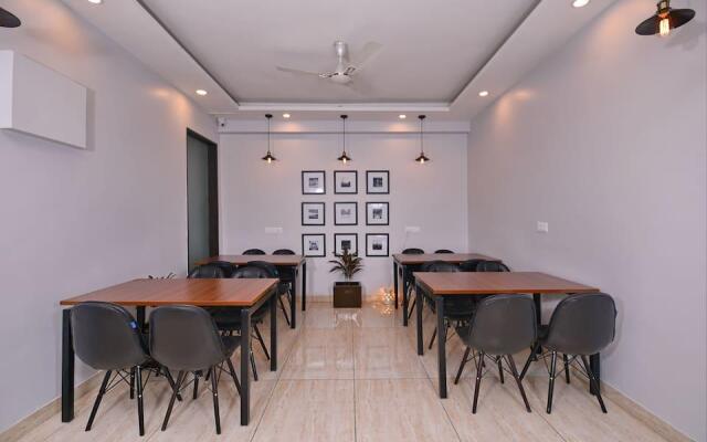 Silverkey Medanta Sec 38 By OYO Rooms