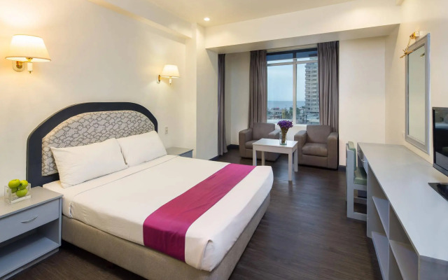 V Hotel