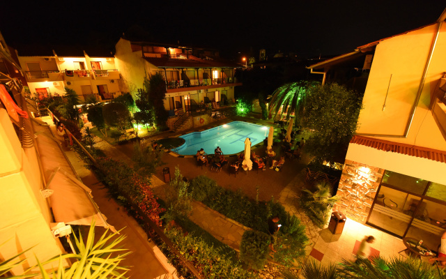 Pelli Hotel