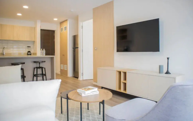 w Fantastic 1BR w Modern Balcony in San Isidro