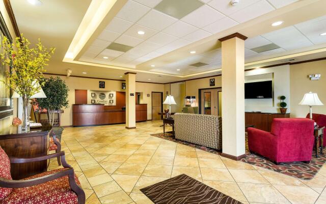 Comfort Inn & Suites