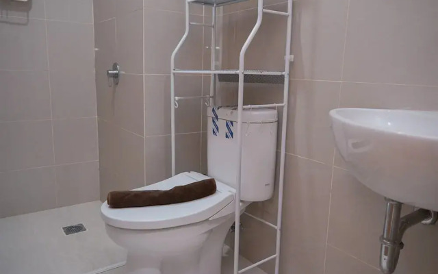 Comfy And Minimalist Studio Apartment B Residence