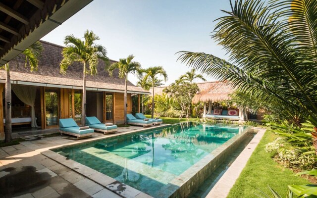 Luxury 12 Bedroom Villa With Private Pool, Bali Villa 2027