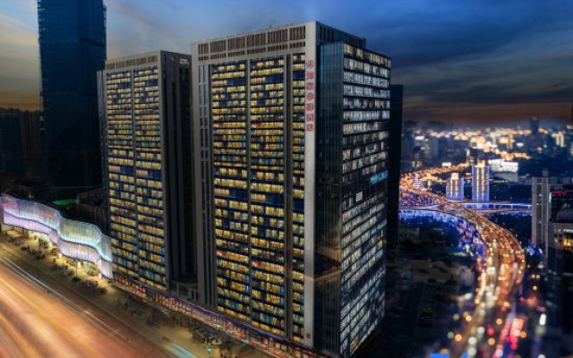 Home Huayi Collection Hotel (Jinan Wanda Plaza Qilu Software Park)