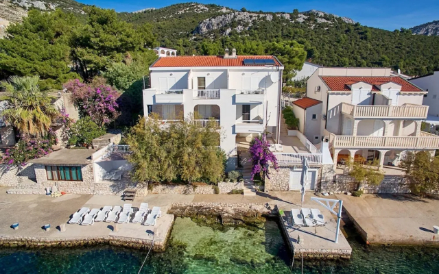 Sea Front - Free Parking - A3