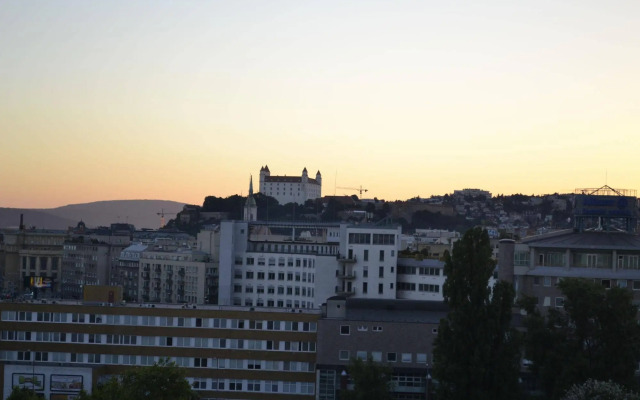 Panorama Apartment with Free Parking