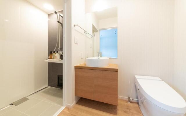 Black Crane Chalet by Hakuba White Fox Company