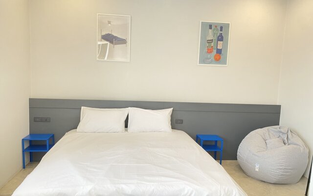 PIER 808 Hostel