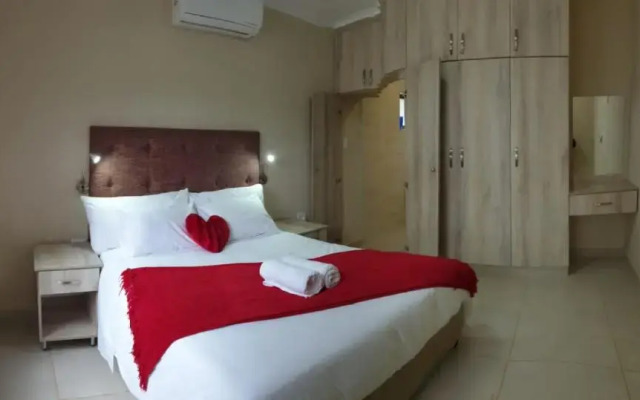 Sade Holidays - 14 A on Berea Manaba Margate