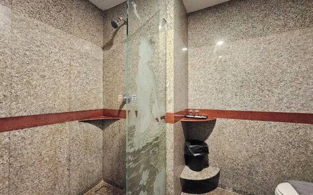 Paramount Palace Hotel Dannok