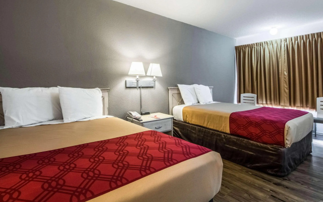 Econo Lodge Dallas Airport North