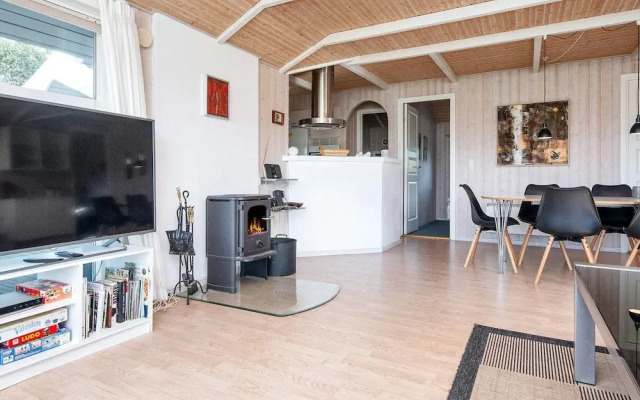 6 Person Holiday Home in Borkop