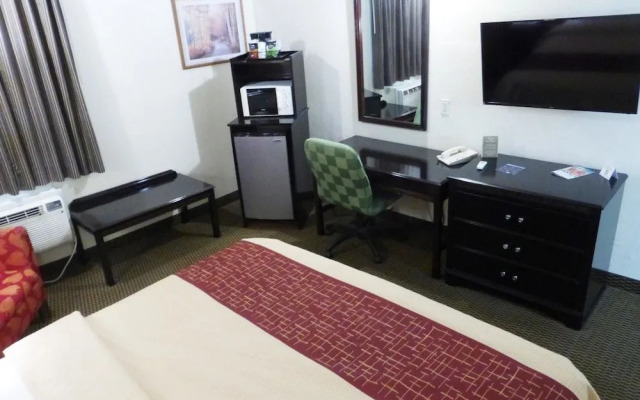 Red Roof Inn & Suites Piqua