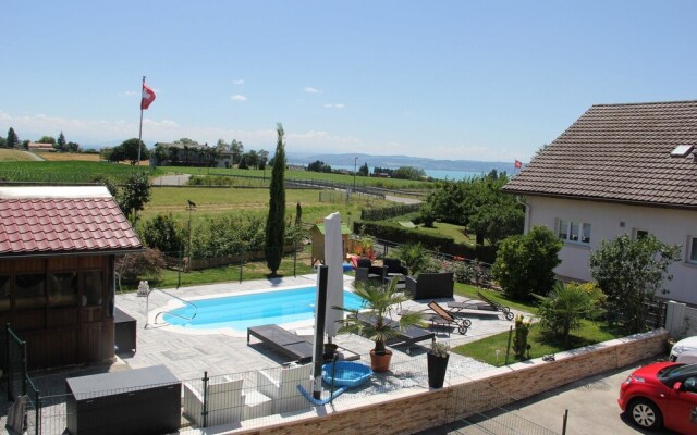 Studio in Bevaix, With Pool Access, Enclosed Garden and Wifi