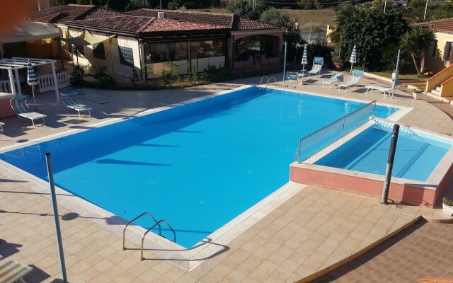 Rejna Residence Hotel