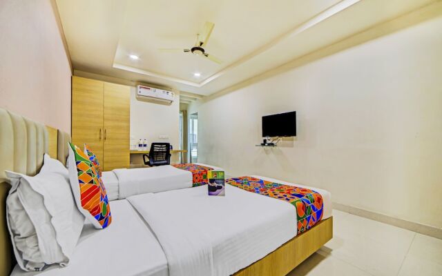 OYO 14745 Veeraj Suites