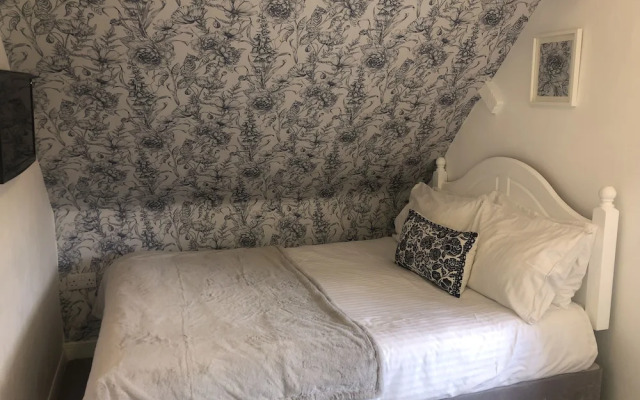 White Lodge Hotel