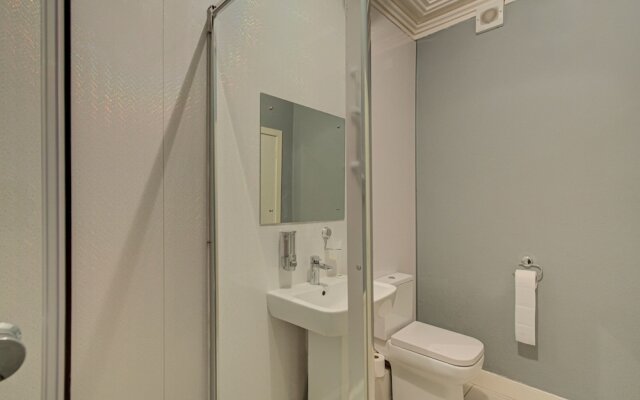 The Kinloch Arms Hotel