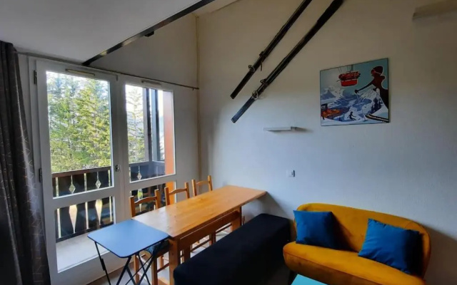 Nice appartment for 6 to 8 people ski in and out in Courchevel