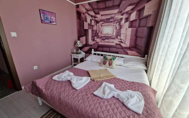 Private Cozy Apartment Admiral Plaza A 11