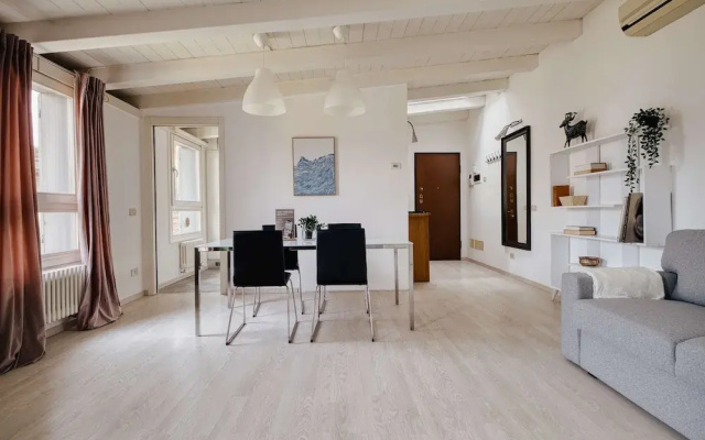 Bright Flat in the Heart of Porta Venezia