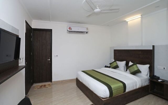 Airport Hotel Ambience Inn