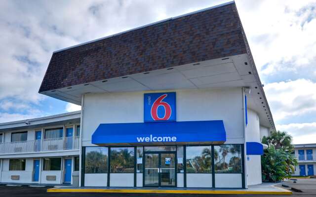 Motel 6 Cocoa Beach, FL