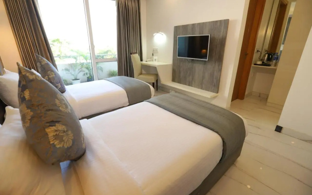 Hotel Keshav Residency - Medicity Gurugram, near Medanta Hospital