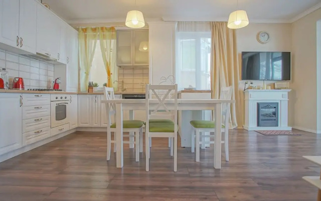 CN2i Luxury Accommodation MC