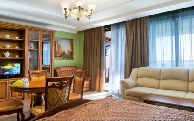 Familiya Apartments