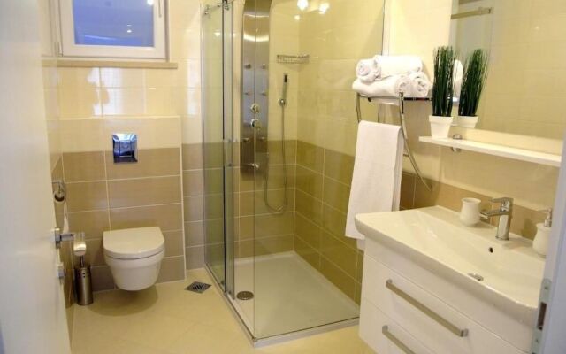 55 & 54 Stairs Apartments