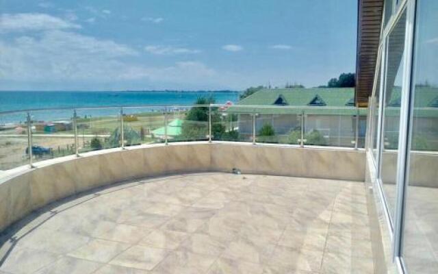 Terrace Guest House by Issyk Kul Lake